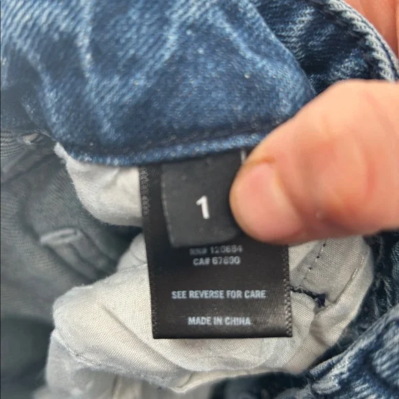 Hot Topic Women’s Blue Jeans Star Patch Wide Leg Jeans distressed Size 1 - Picture 9 of 14